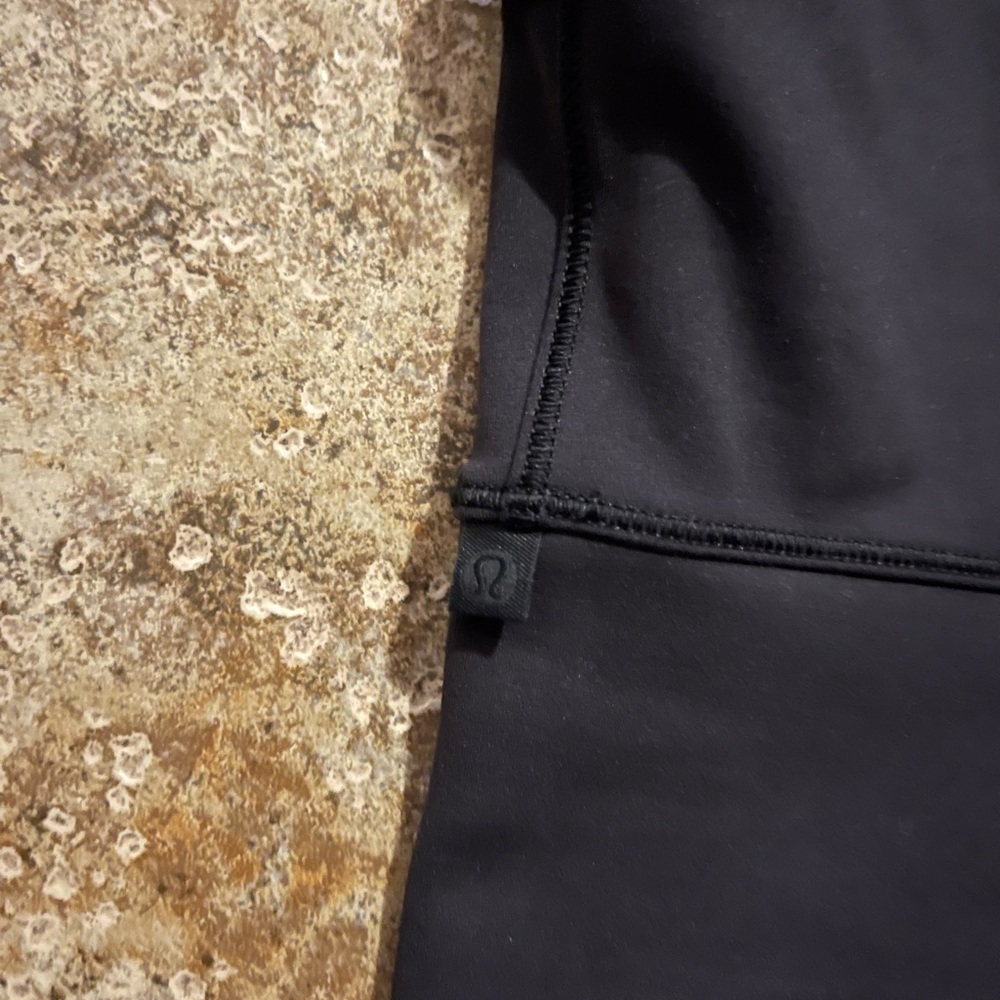 Lululemon Power Pivot Tank - Picture 3 of 4
